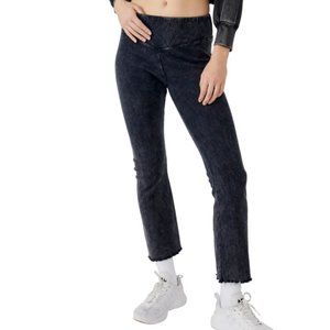 NWT [FREE PEOPLE] FP Movement Right On Ribbed Leggings in Washed Black (XS)
